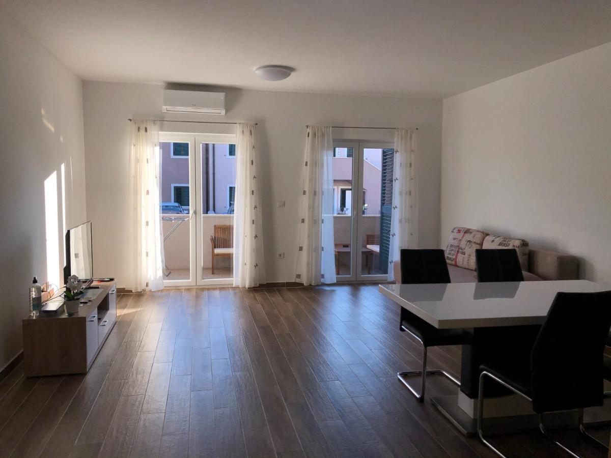 קרס Apartments Dona מראה חיצוני תמונה