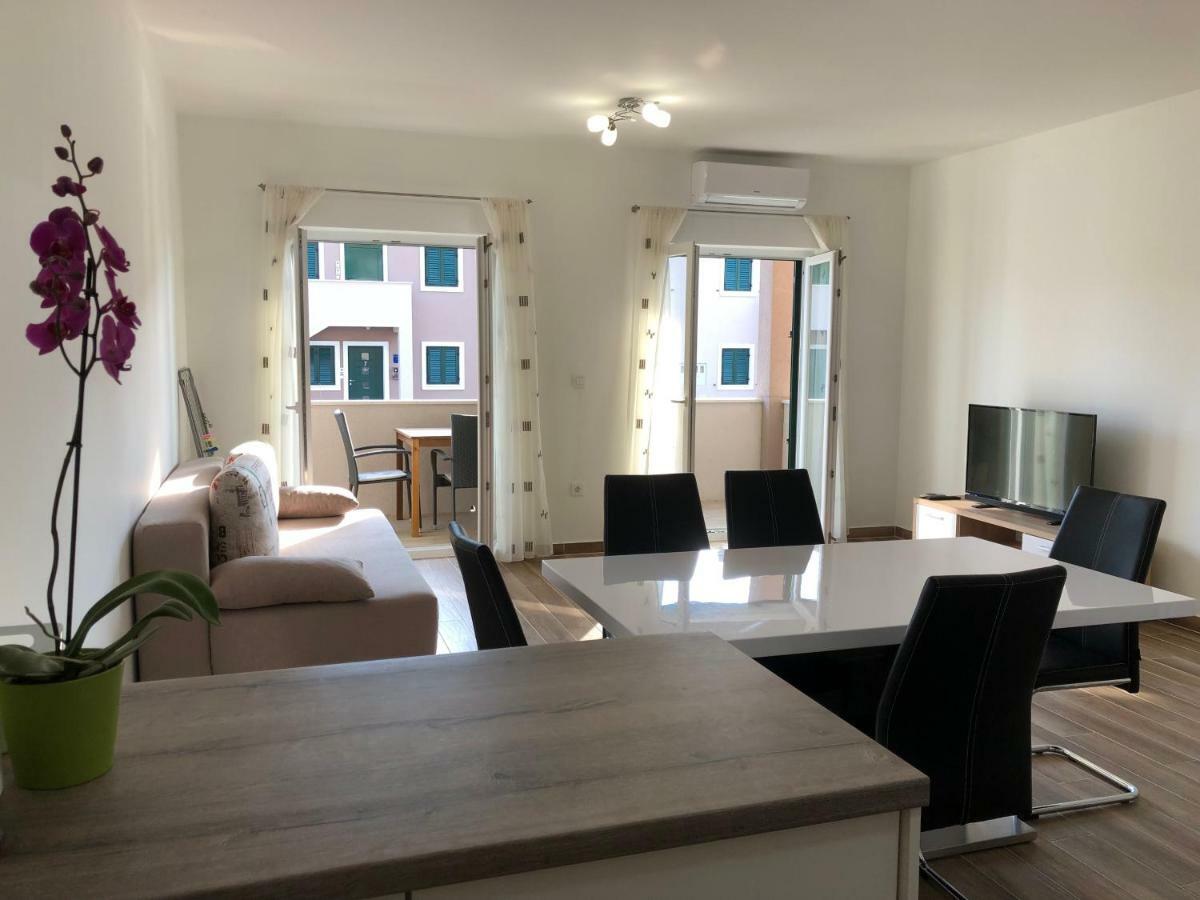 קרס Apartments Dona מראה חיצוני תמונה